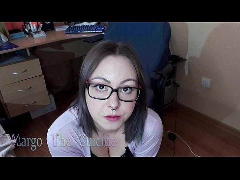 ❤️ Seksi djevojka s naočalama duboko siše dildo na kameri ❤ Jebeni video kod nas ❤